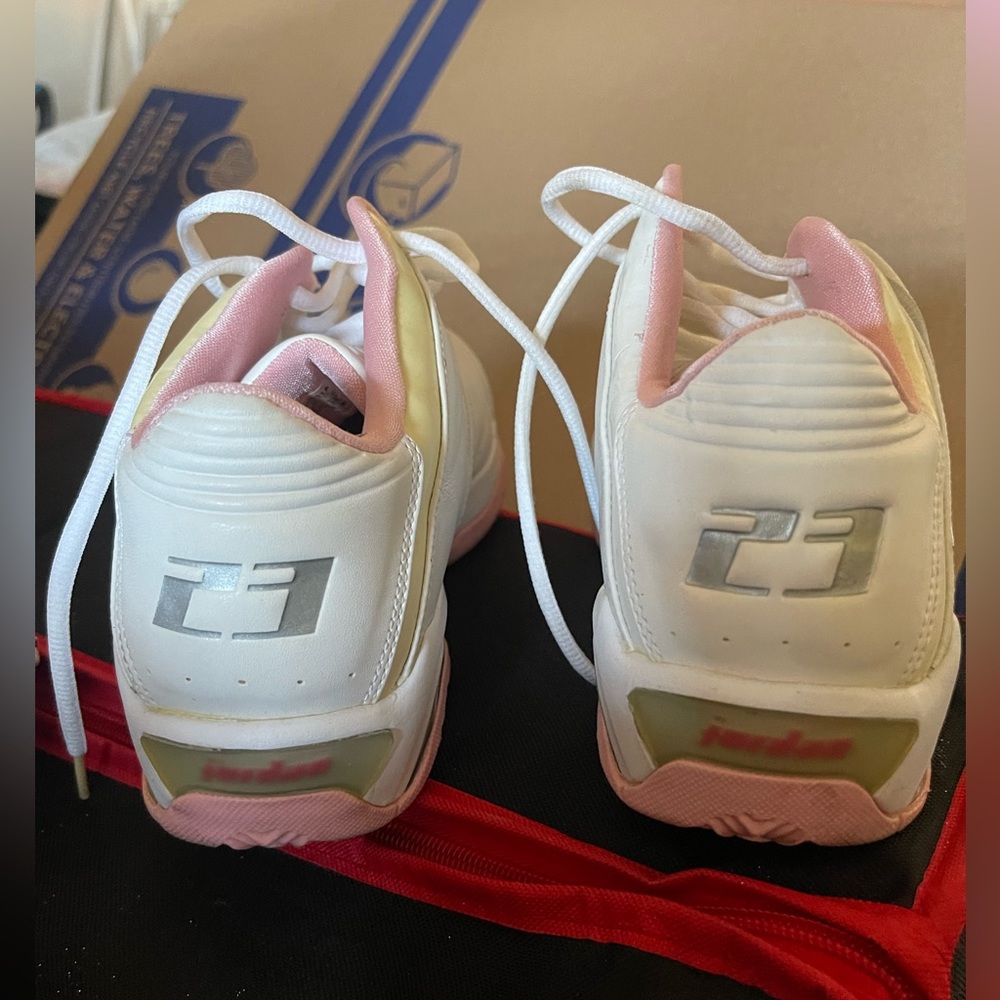 2006 Womens Nike Air Jordan Team Reign